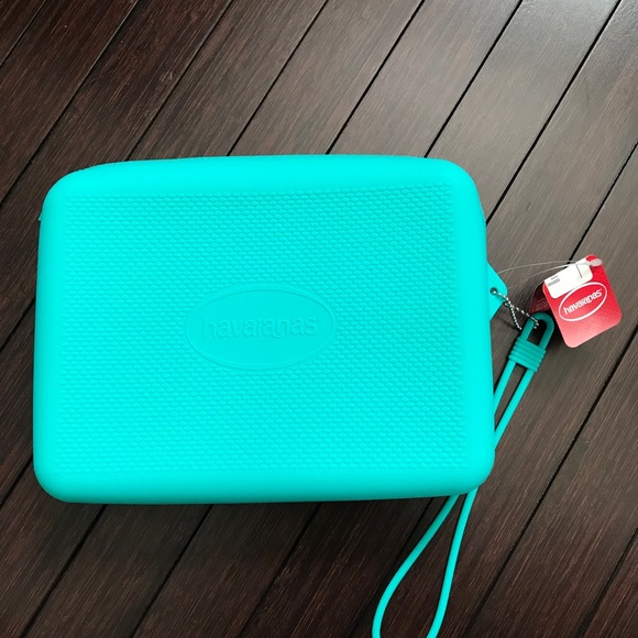 havaianas necessaire bag